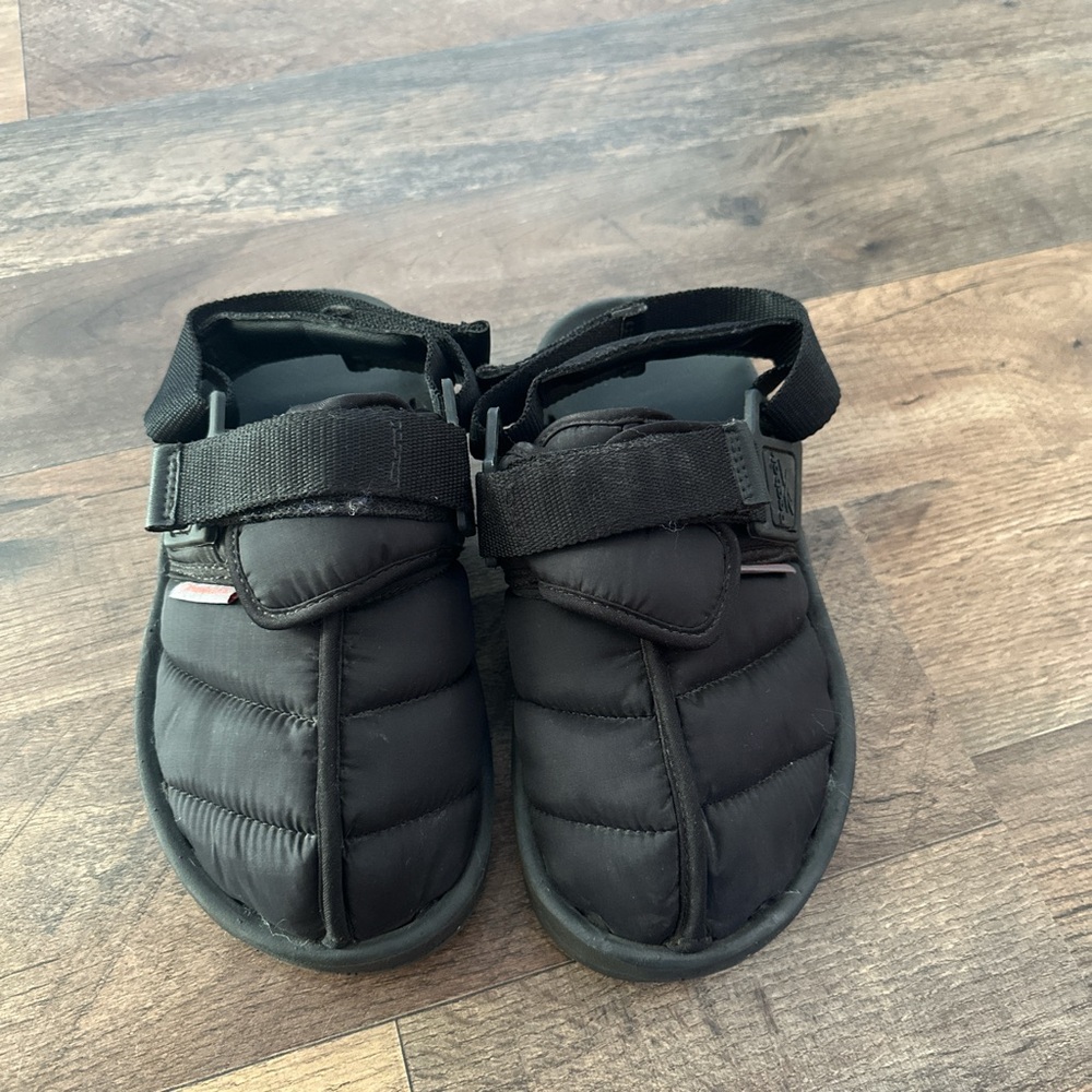 Reebok clogs/slides
